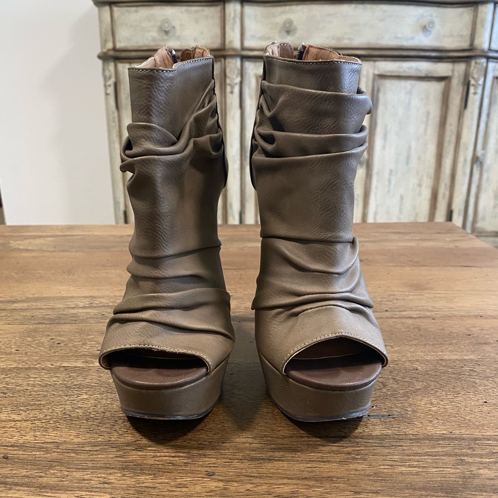 Size 7 brown booties